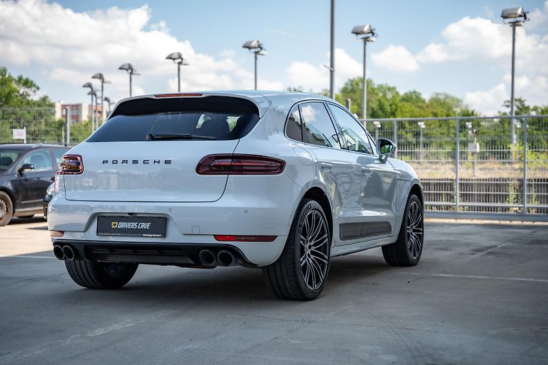 Porsche Macan (2018)  3.6 Turbo Performance & Black - fotka 7 z 21