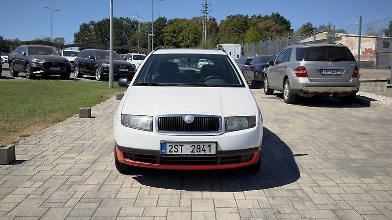 Škoda Fabia 1.2i 12V ČR 1. maj - fotka 1 z 25