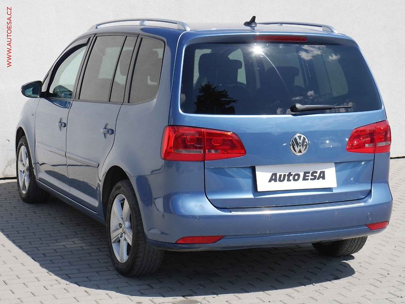 Volkswagen Touran (2013) 2.0 TDI, Xenon, webasto - fotka 6 z 23