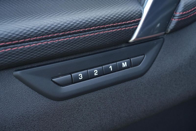 Land Rover Discovery Sport P200 R-Dynamic SE, DPH, Tažné - fotka 31 z 40