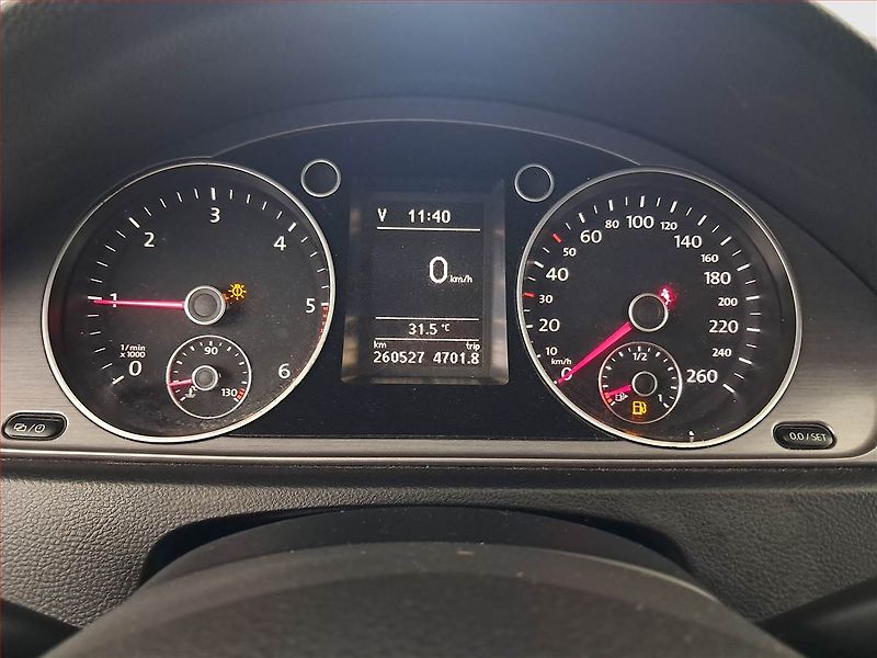 Volkswagen Passat (2014) 2.0 TDI, Navi, Tempomat - fotka 11 z 16