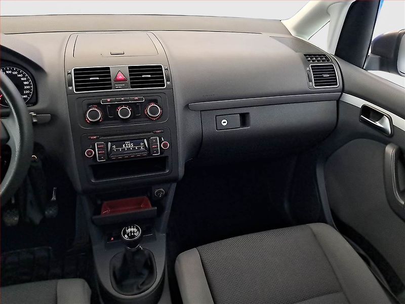 Volkswagen Touran (2012) 1.2 TSI, Serv.kniha - fotka 8 z 14