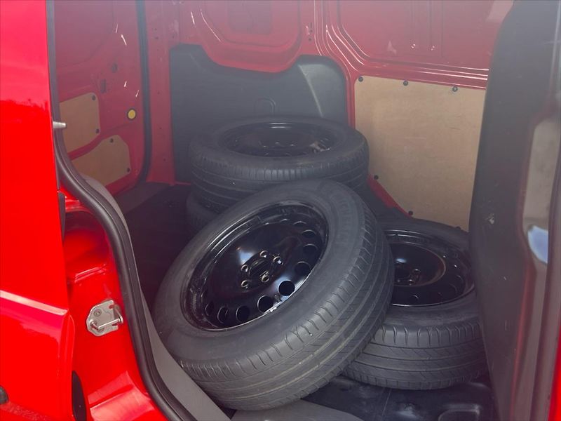Ford Transit Connect 1,5 EcoBlue 73kW TREND skříň - fotka 12 z 20