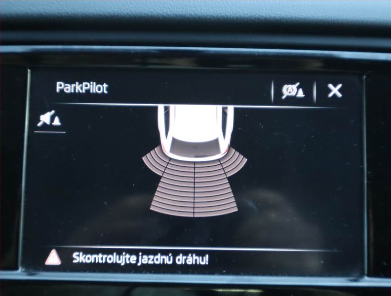 Škoda Octavia (2019) 1.6 TDI, Tempomat - fotka 16 z 16
