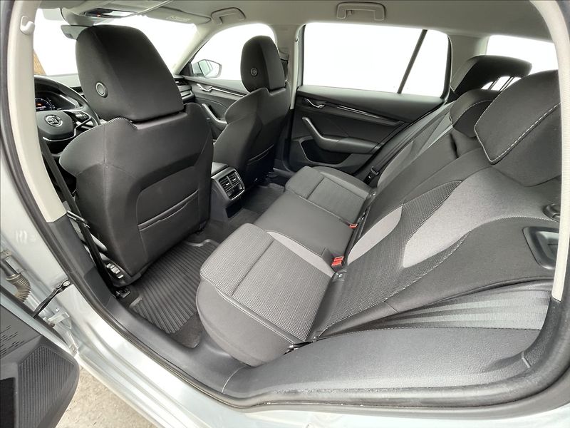 Škoda Octavia 2,0 TDI 4x4 DSG Ambi Plus TZ - fotka 18 z 24