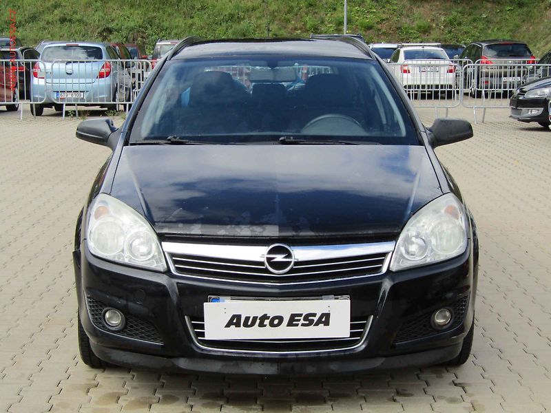 Opel Astra (2008) 1.9 CDTi, 2.maj,ČR, AC - fotka 2 z 16