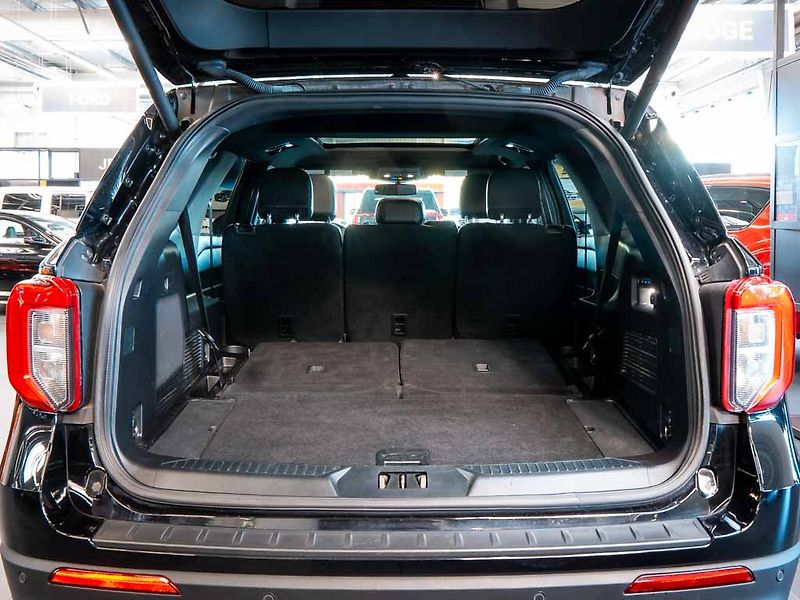 Ford Explorer (2020) 3.0 ST Panorama Masáž sed. 4WD - fotka 7 z 37