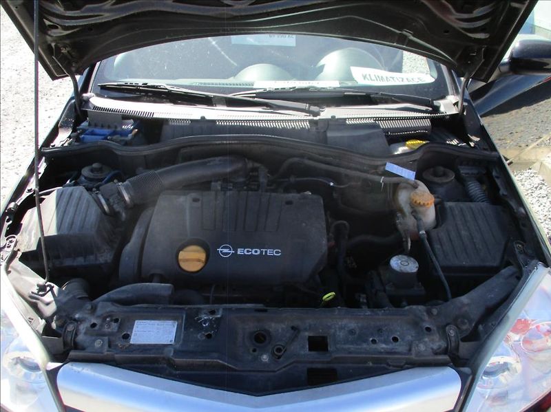 Opel Tigra 1,8 i,klima,serv.kniha, - fotka 30 z 36