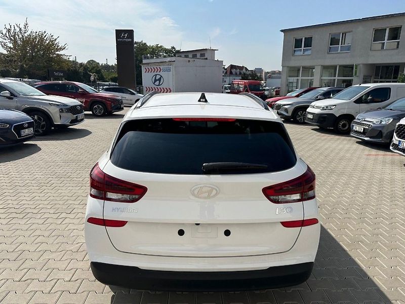 Hyundai i30 WG FL 1,5 T-GDI MH DCT FAMILY - fotka 4 z 7
