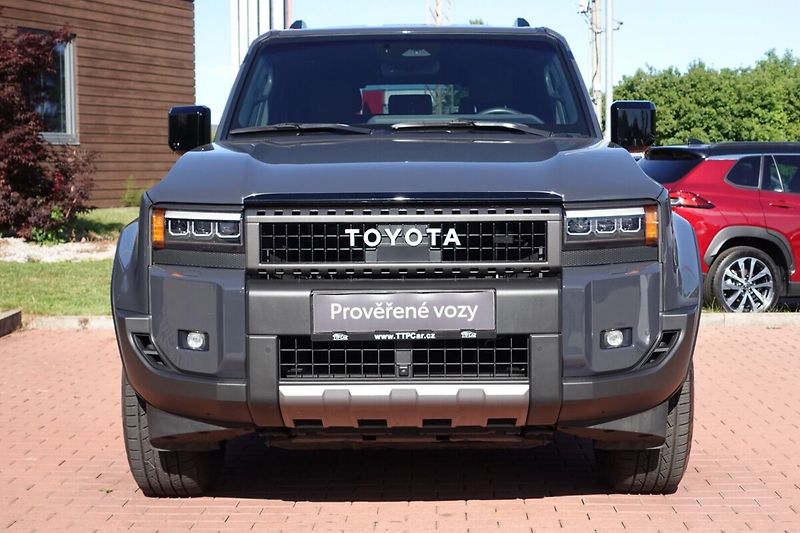 Toyota Land Cruiser 2.8D4-D  8 AT Invincible - fotka 2 z 39