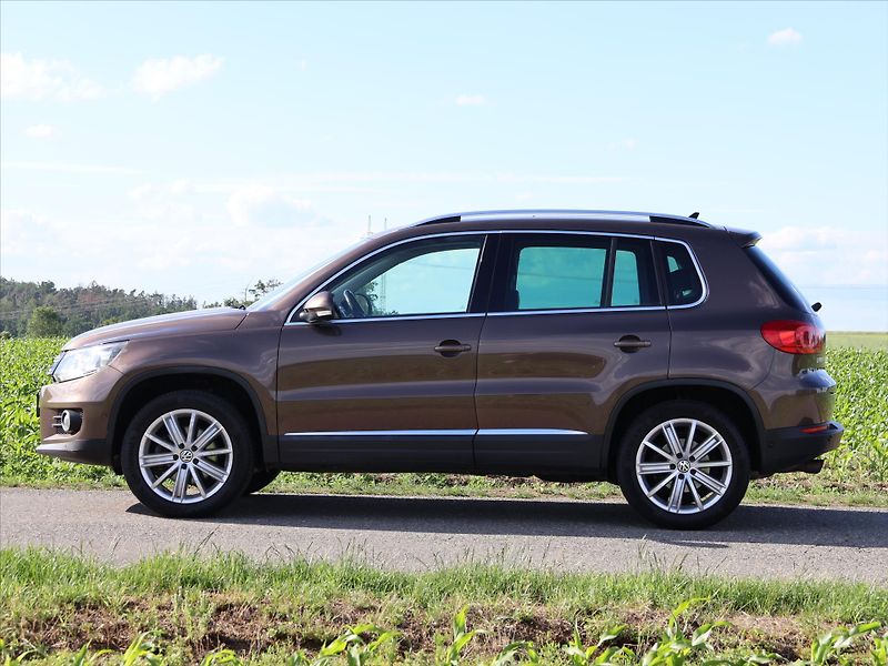 Volkswagen Tiguan 2,0 TSI DSG 4x4 Sport&Style - fotka 4 z 30