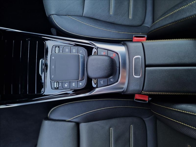 Mercedes-Benz Třídy A A45 S AMG 4Matic+,ČR,1.Maj. - fotka 38 z 50