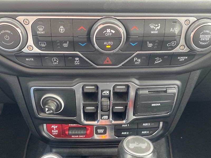 Jeep Wrangler (2020) RUBICON UNLIMITED 2,0(200kW)BA - fotka 22 z 34