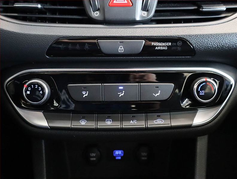 Hyundai i30 (2022) 1.5 DPI, ČR,1.maj, Serv.kniha - fotka 18 z 21