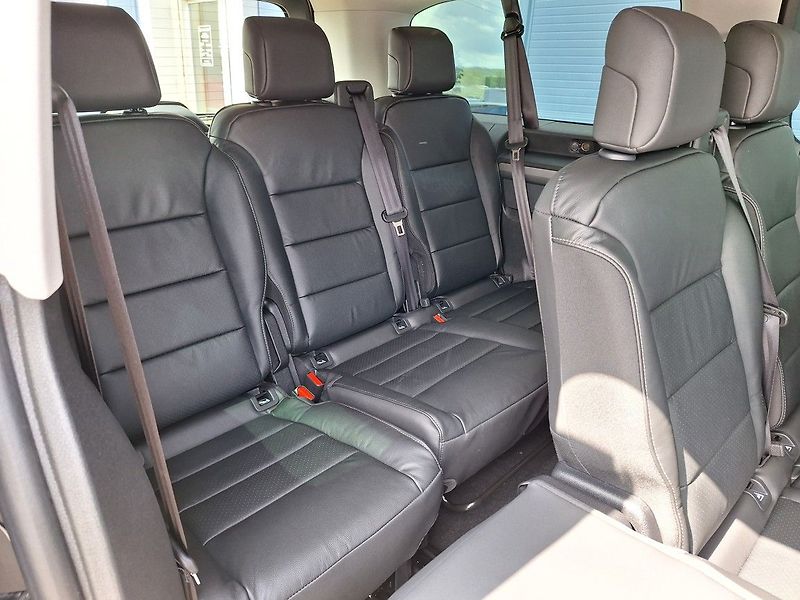 Peugeot Traveller (2026) Allure L3 2.2 BHDi 180 EAT8 - fotka 11 z 18