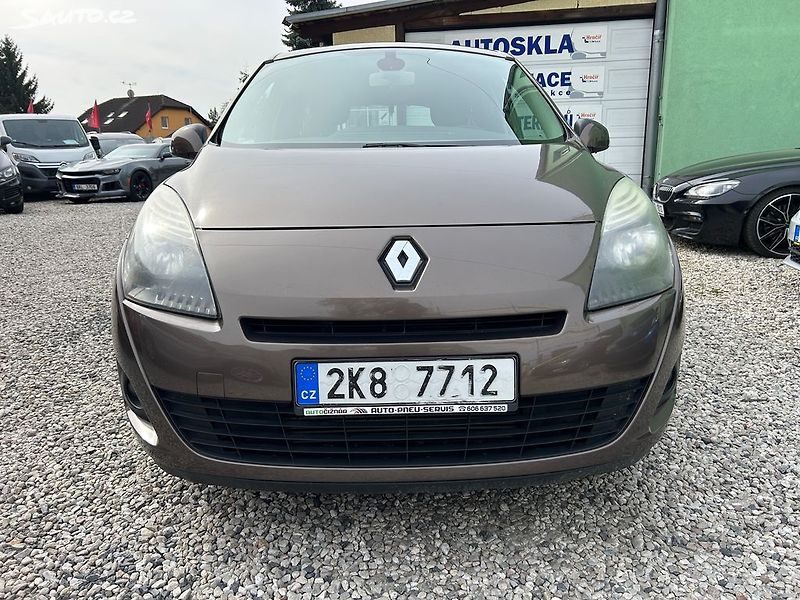 Renault Grand Scénic (2010) 1.5 DCi 78 KW - fotka 3 z 21