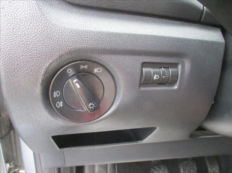Škoda Fabia 1,2 i, klima, serv. kniha, - fotka 25 z 42