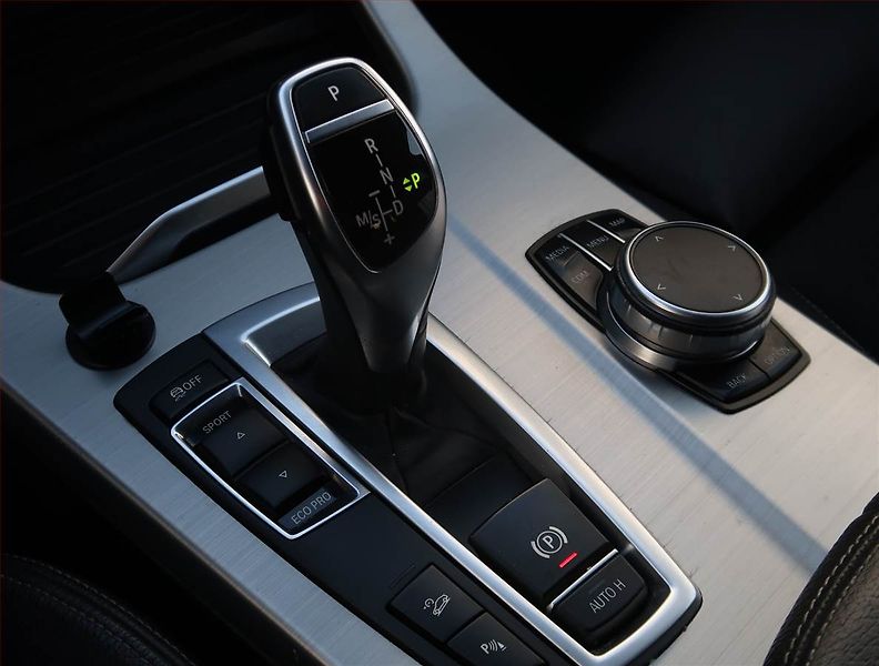 BMW X4 (2018) M Sport xDrive30d, 4X4 - fotka 13 z 20