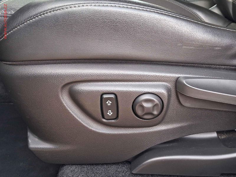 Opel Mokka (2019) 1.6 CDTi X, AT, LED - fotka 12 z 24