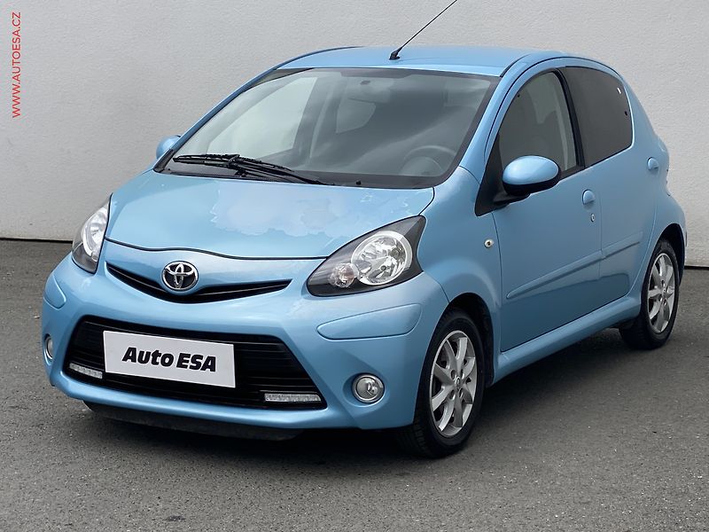 Toyota Aygo (2014) 1.0i, ČR, AC - fotka 3 z 14