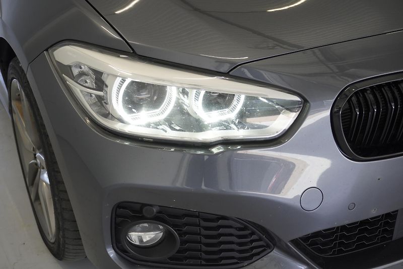 BMW Řada 1 2,0 M-SPORT XDRIVE AUT. - fotka 10 z 28