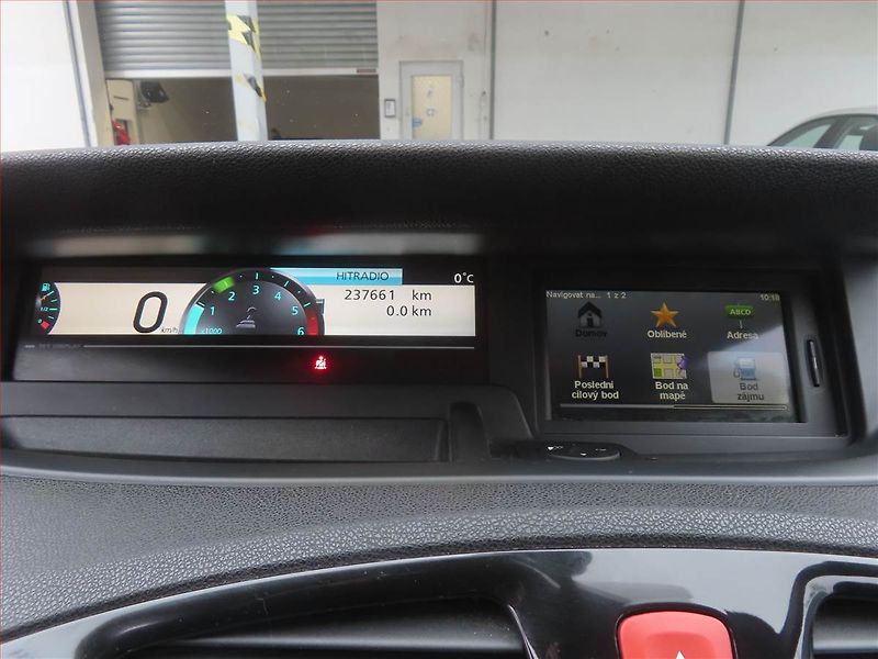 Renault Grand Scénic (2011) 1.6 dCi, 7 míst, po STK, Tažné - fotka 13 z 18