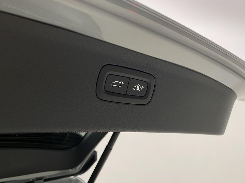 Volvo XC90 (2026) T8 AWD Plug-in DARK PLUS 7m - fotka 23 z 75