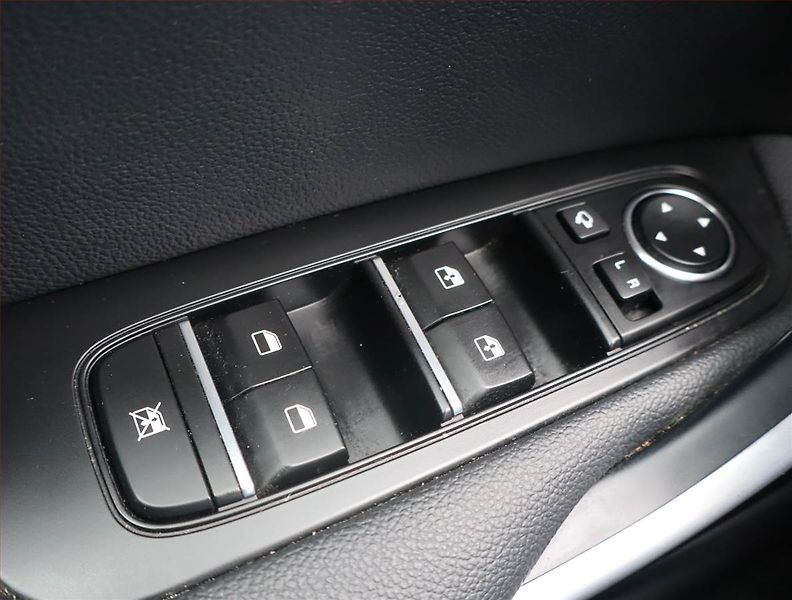 Kia Ceed (2021) Silver 1.5 T-GDI, Serv.kniha - fotka 19 z 20