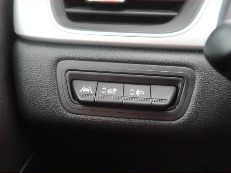 Renault Captur (2023) 1.3 TCe - fotka 16 z 17