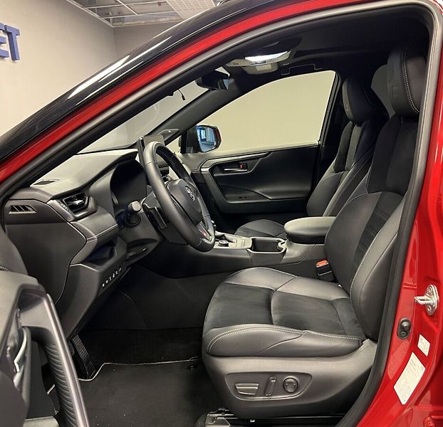 Toyota RAV4 2,5 Hybrid AT AWD GR SPORT Sky - fotka 12 z 23