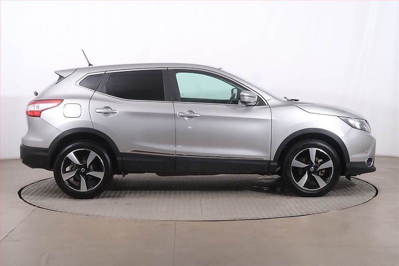 Nissan Qashqai (2016) 1.2 DIG-T, Serv.kniha, Navi - fotka 6 z 23