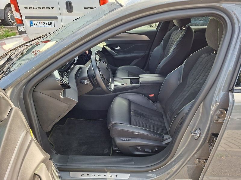Peugeot 408 GT Plug-in HYBRID 225k e-EAT8 - fotka 12 z 32