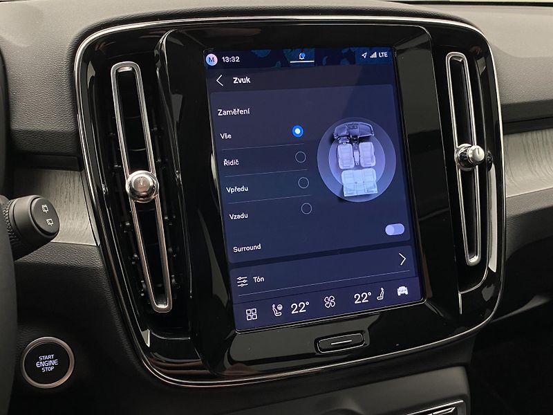Volvo XC40 (2026) B3 AUT DARK ULTRA - fotka 58 z 66