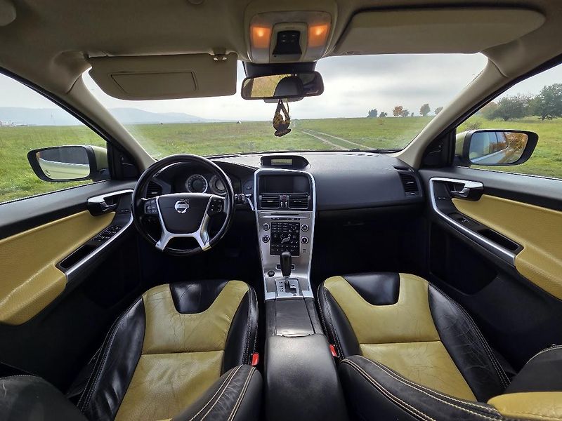 Volvo XC60 (2010) 2,4 D5-151KW-AWD- AUTOMAT - fotka 15 z 20