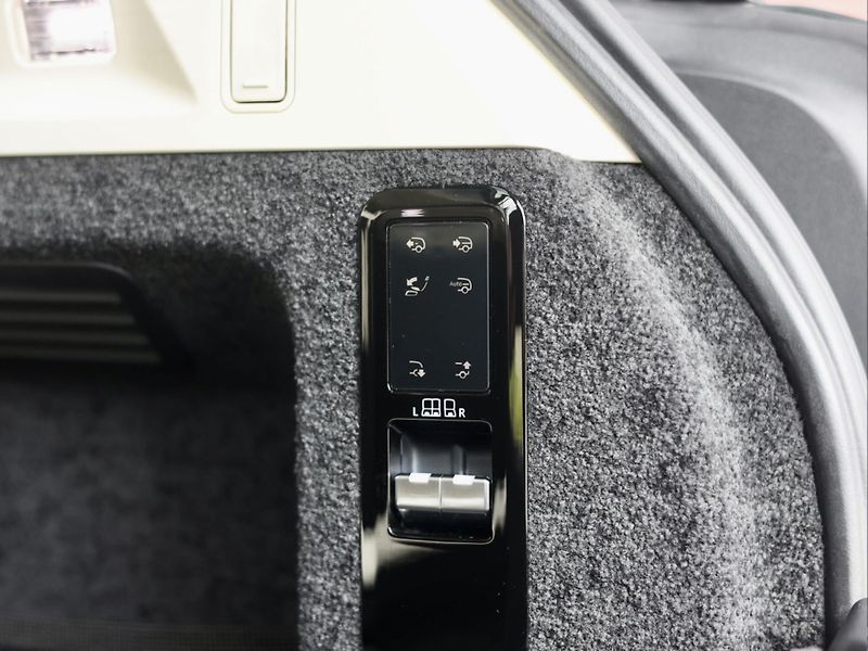 Land Rover Range Rover (2024) P460e Autobiography LWB - fotka 49 z 50