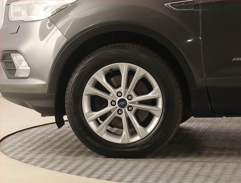 Ford Kuga (2017) 2.0 TDCi, 4X4, ČR,1.maj - fotka 15 z 19