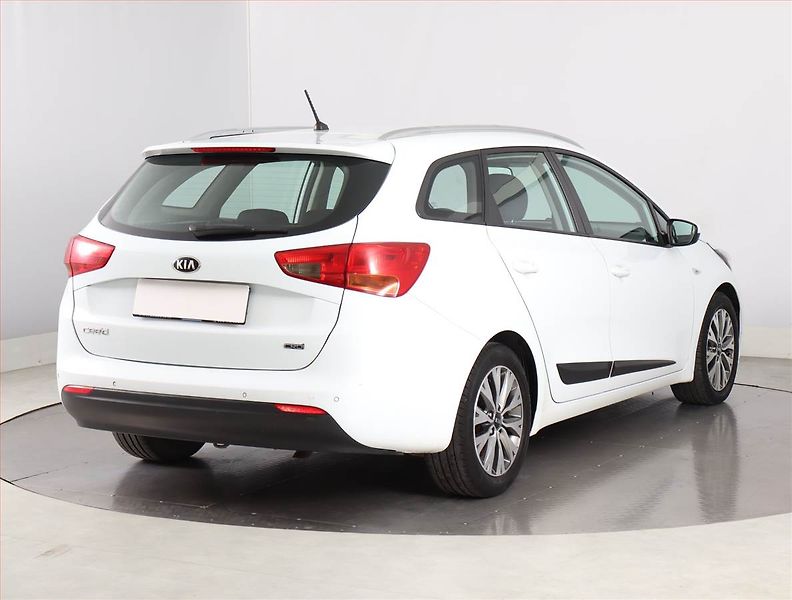 Kia Ceed (2015) 1.4 CRDi, po STK - fotka 5 z 17