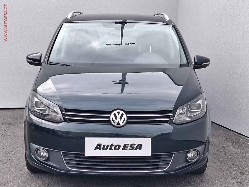 Volkswagen Touran (2011) 2.0 TDi, DSG, webasto - fotka 2 z 19