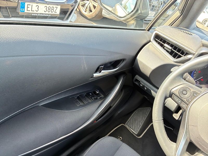 Toyota Corolla (2023) COMFORT 2.0 HYBRID 112kW CZ - fotka 11 z 11