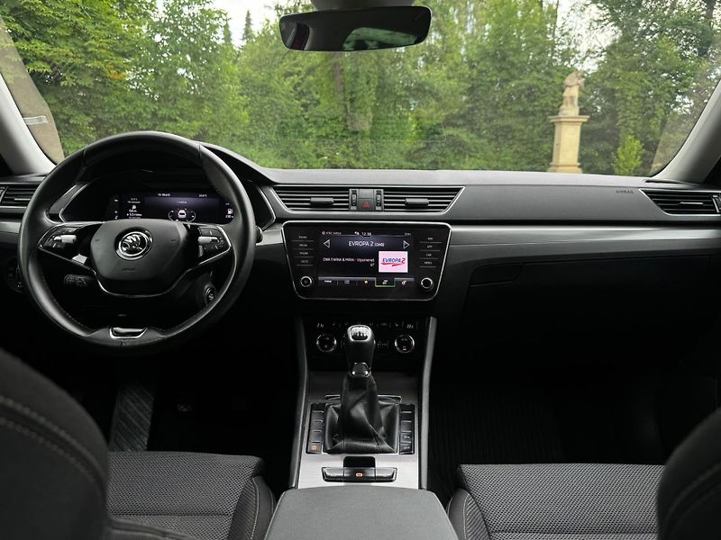 Škoda Superb 2.0TDi F.LED, KAMERA, EL.TAŽNÉ - fotka 10 z 26