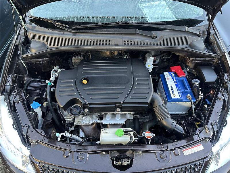 Suzuki SX4 1,6 4x4 STYLE - fotka 11 z 19