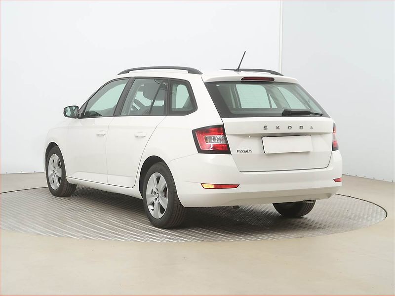 Škoda Fabia (2021) Ambition 1.0 TSI, ČR,1.maj - fotka 4 z 16