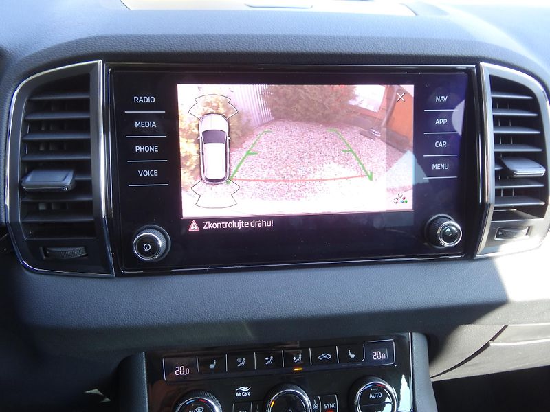 Škoda Karoq 1.5TSi DSG taž.zař. Plná nádrž - fotka 24 z 50
