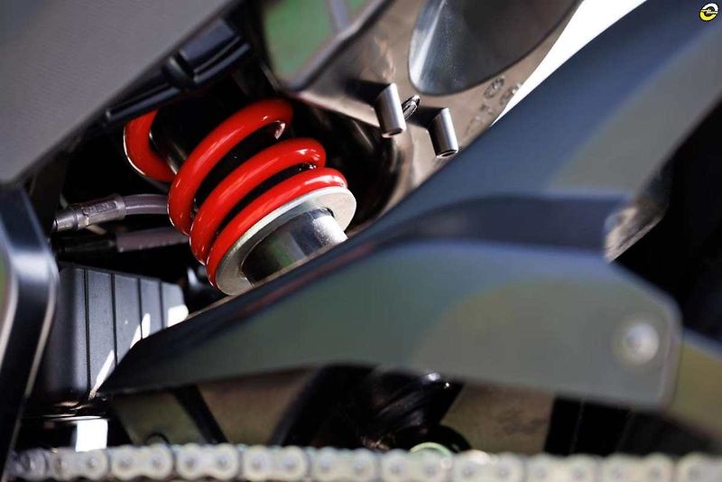 Aprilia Tuono 125 (2026) E5+ - fotka 7 z 8