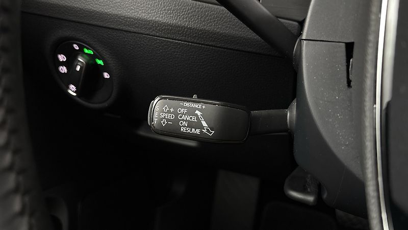 Škoda Superb 2.0 TDI DSG Style Combi - fotka 14 z 28