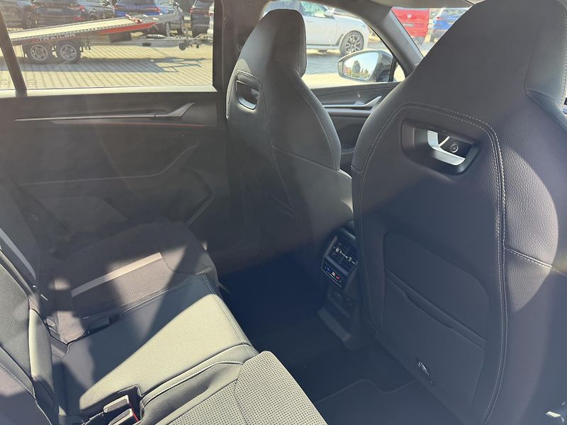 Škoda Kodiaq (2026) 2.0TDI 142kW 4X4 SPORT R19 HUD - fotka 28 z 47