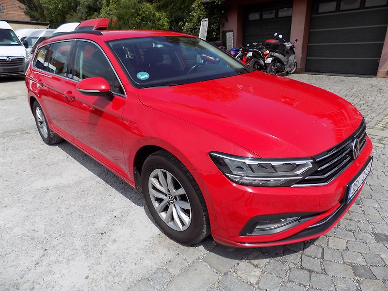 Volkswagen Passat Variant 2,0 TDI 110 KW DSG VÝHŘEV LED - fotka 5 z 43