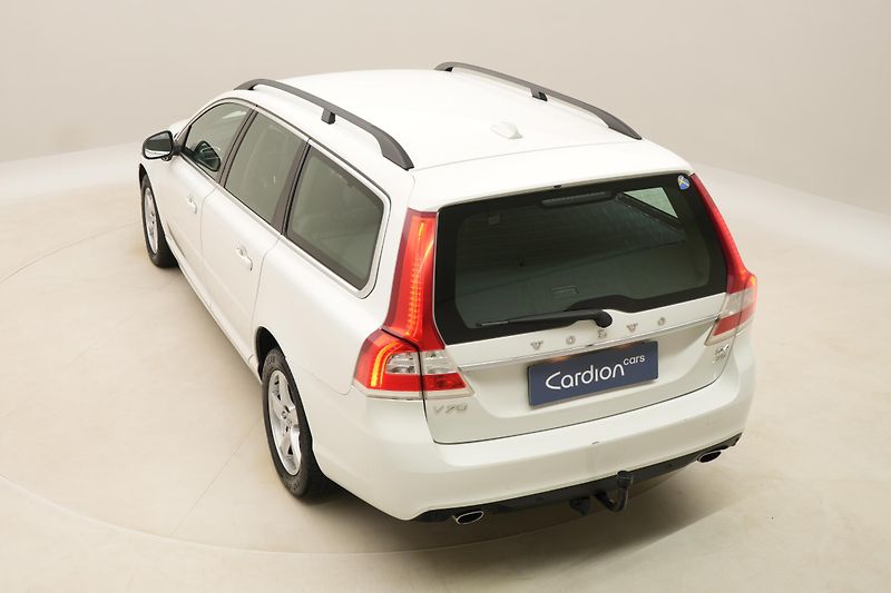 Volvo V70 D4 AWD MOMENTUM REZERVACE - fotka 17 z 46