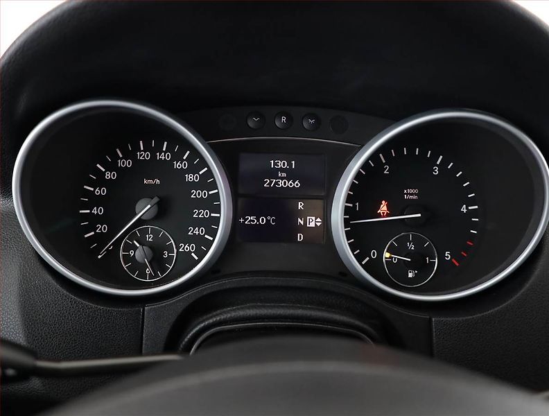 Mercedes-Benz Třídy M (2010) ML 300 CDI, 4X4, Automat - fotka 9 z 14