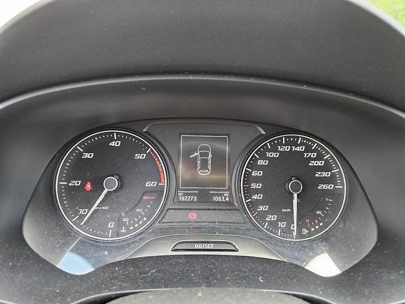 Seat Leon (2015) 1.6TDI 4X4 TAŽNÉ  - fotka 11 z 17